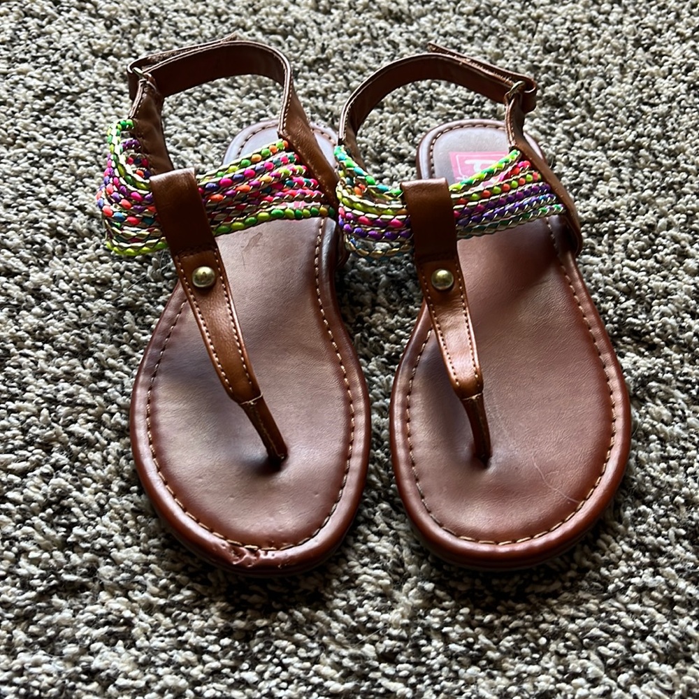 Girls sandals. Size 2